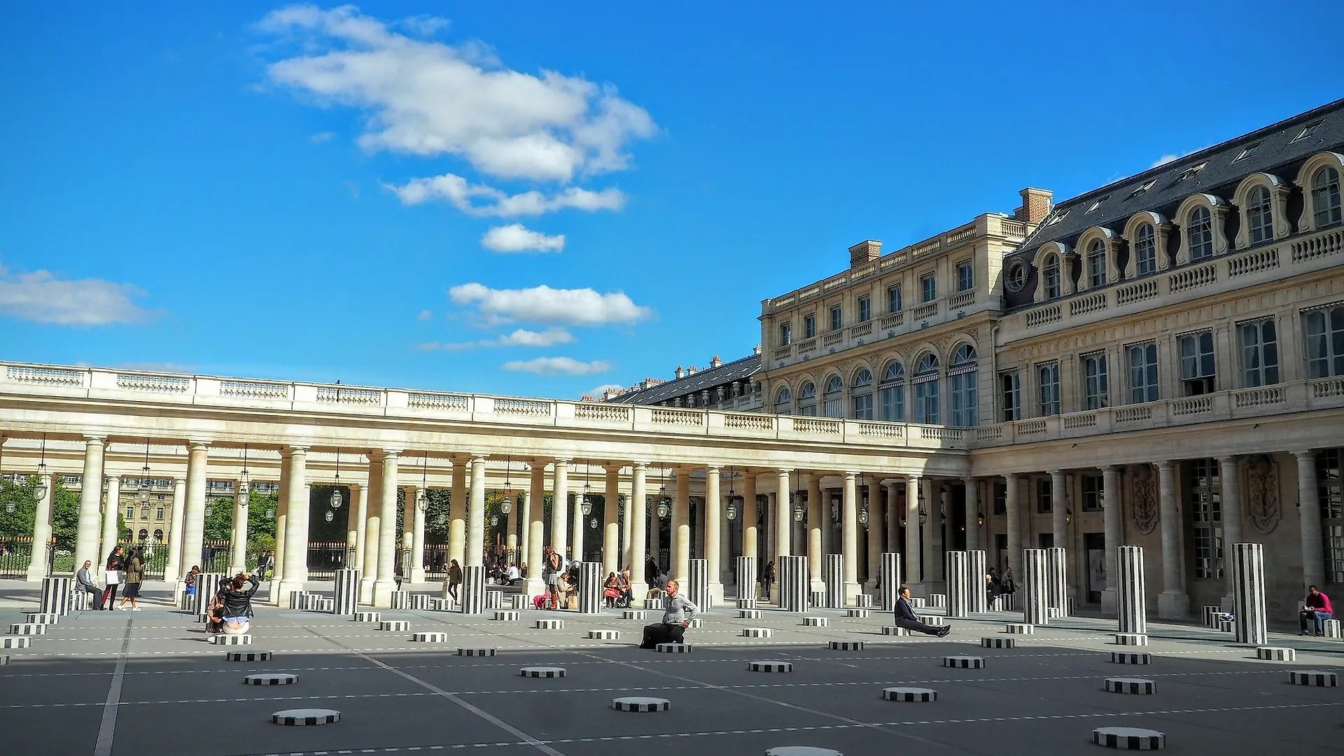 Louvre Opera Design Chicsuites Paris